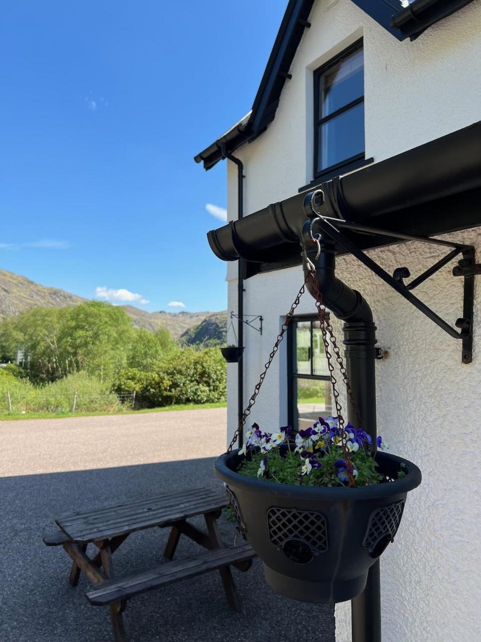 Lochailort Inn